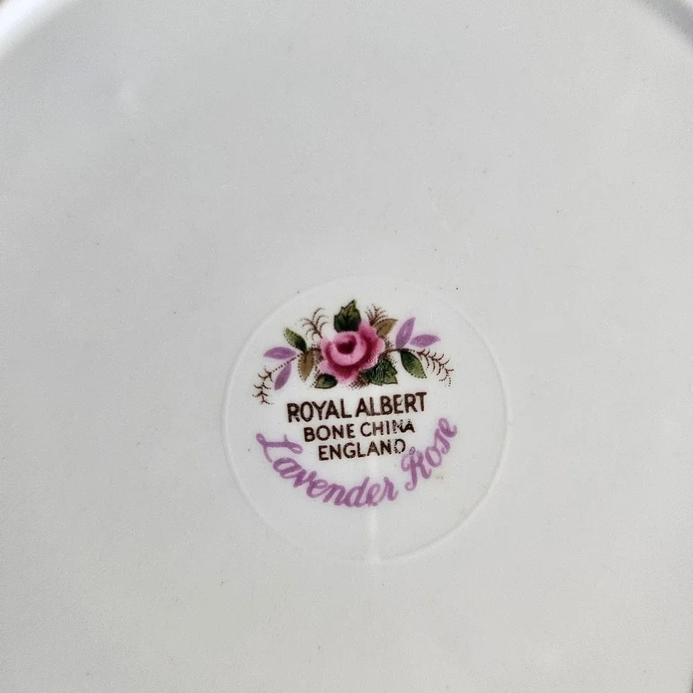 Royal Albert Bone China Lavender Rose Pattern 2-piece Set Dinner Salad Plates